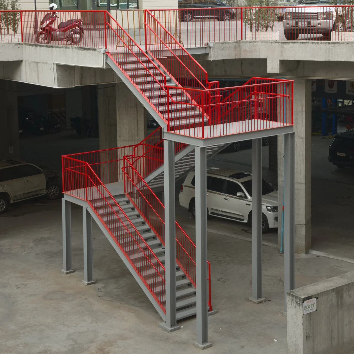 red rails